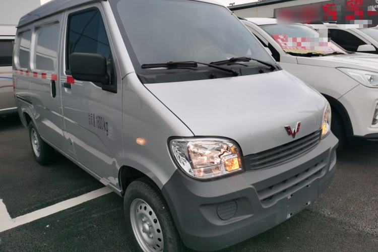 Used Wuling Zhiguang 2023 1.5L Utility Version with Enclosed Windows 2 Seats Front Right 45 Deg