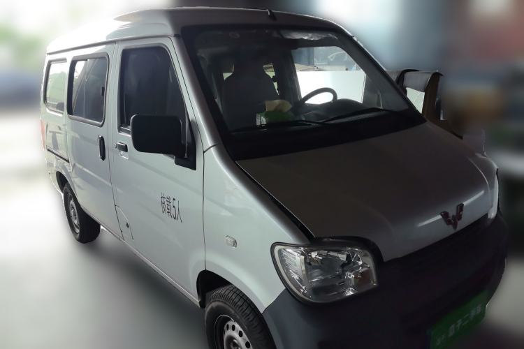 Used Wuling Zhiguang 2023 1.5L Practical Version 5/7 Seats Front Right 45 Deg