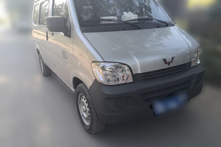 Used Wuling Zhiguang 2023 1.5L Practical Version 5/7 Seats Front Right 45 Deg
