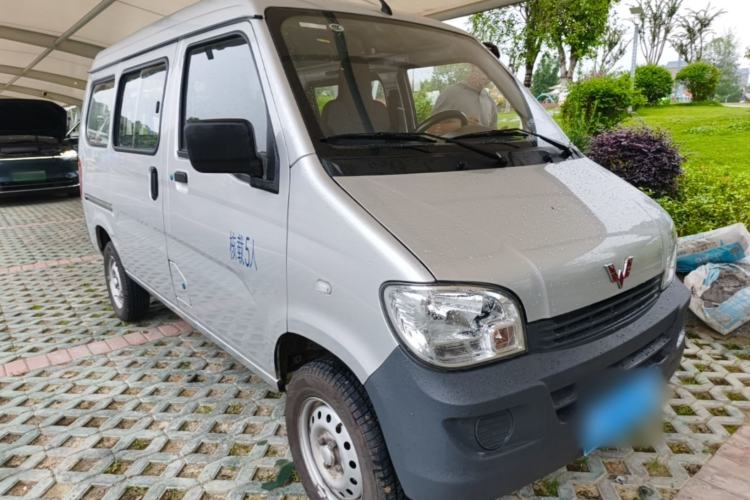 Used Wuling Zhiguang 2023 1.5L Practical Version 5/7 Seats Front Right 45 Deg