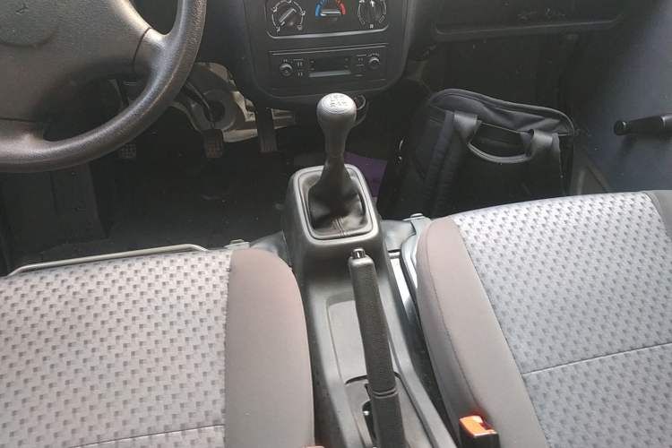 Used Wuling Zhiguang 2023 1.5L Practical Version 5/7 Seats Gear Lever
