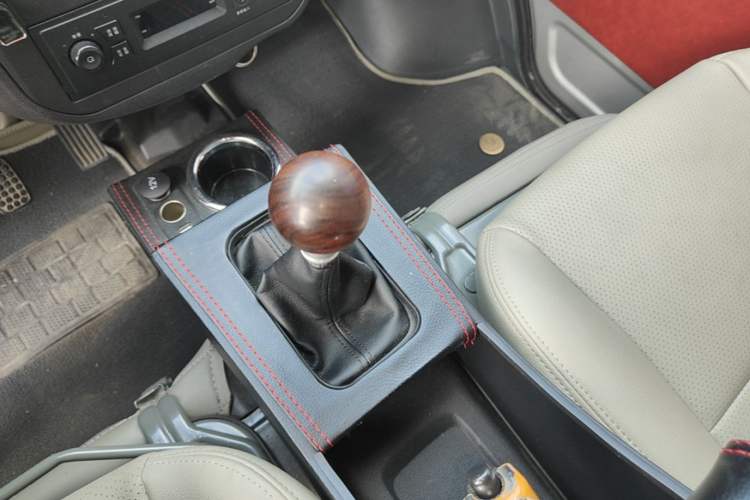 Used Wuling Zhiguang 2023 1.5L Practical Version 5/7 Seats Gear Lever