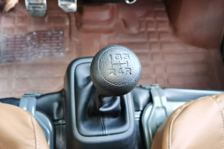 Used Wuling Zhiguang 2023 1.5L Practical Version 5/7 Seats Gear Lever