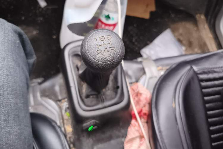 Used Wuling Zhiguang 2023 1.5L Practical Version 5/7 Seats Gear Lever