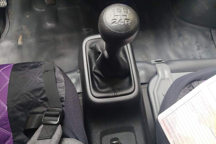Used Wuling Zhiguang 2023 1.5L Utility Version with Enclosed Windows 2 Seats Gear Lever