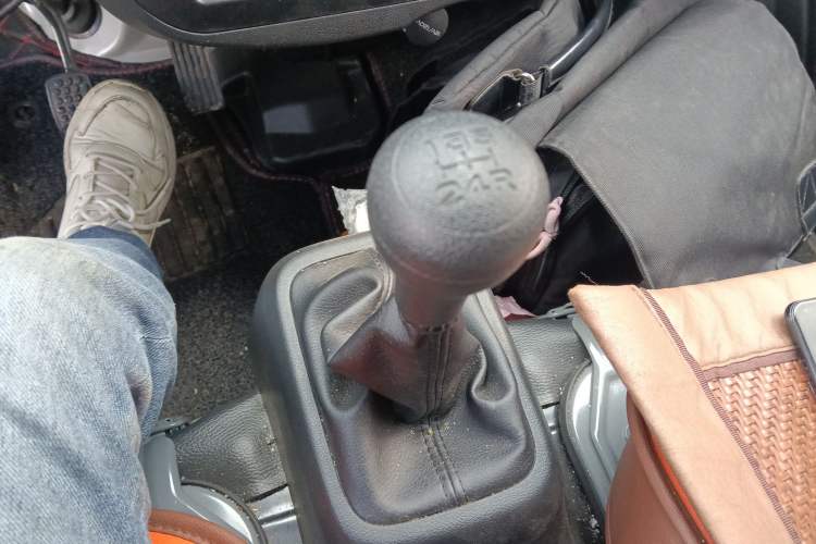 Used Wuling Zhiguang 2023 1.5L Practical Version 5/7 Seats Gear Lever
