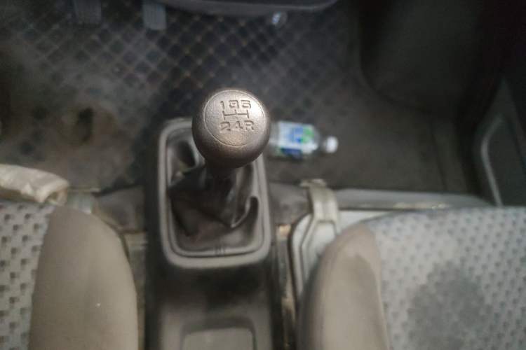 Used Wuling Zhiguang 2023 1.5L Practical Version 5/7 Seats Gear Lever