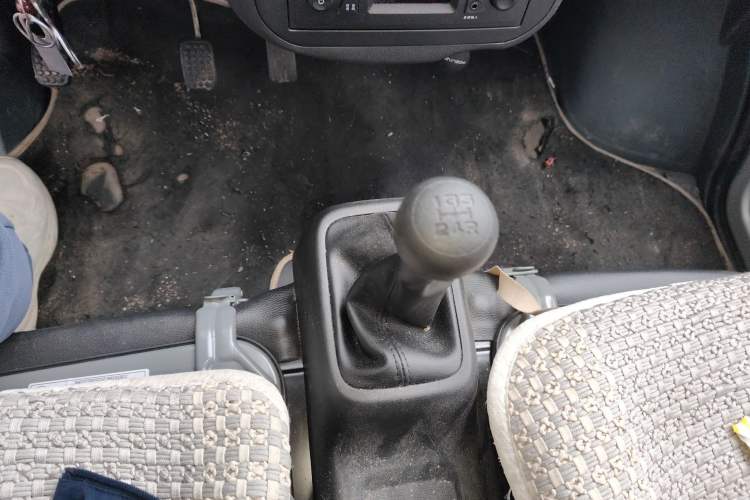 Used Wuling Zhiguang 2023 1.5L Practical Version 5/7 Seats Gear Lever