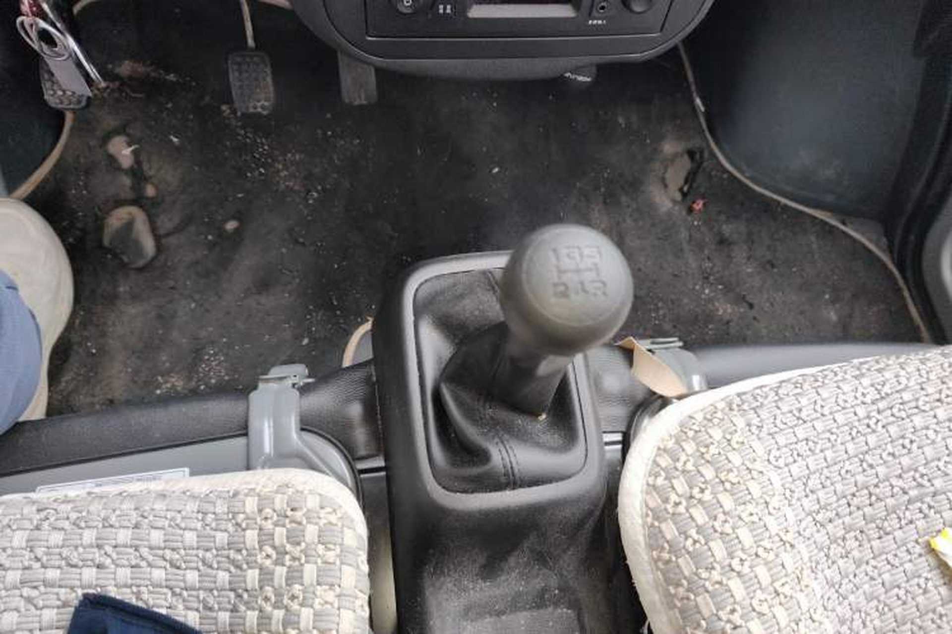 Used Wuling Zhiguang 2023 1.5L Practical Version 5/7 Seats Gear Lever