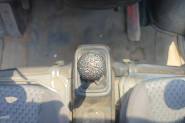 Used Wuling Zhiguang 2023 1.5L Practical Version 5/7 Seats Gear Lever