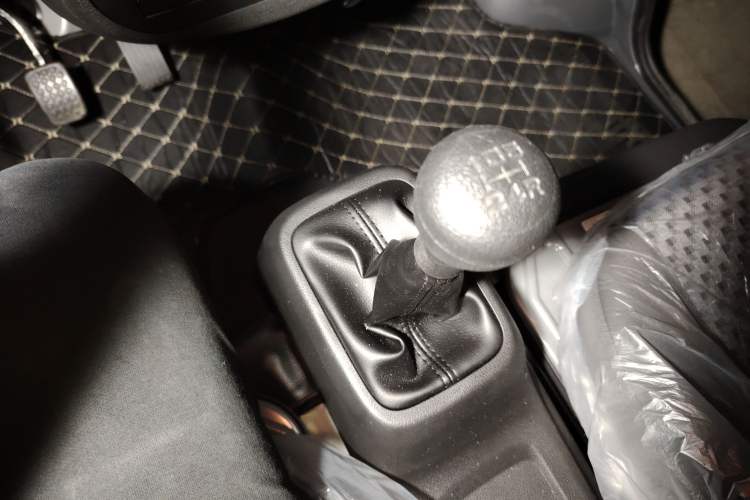 Used Wuling Zhiguang 2023 1.5L Practical Version 5/7 Seats Gear Lever
