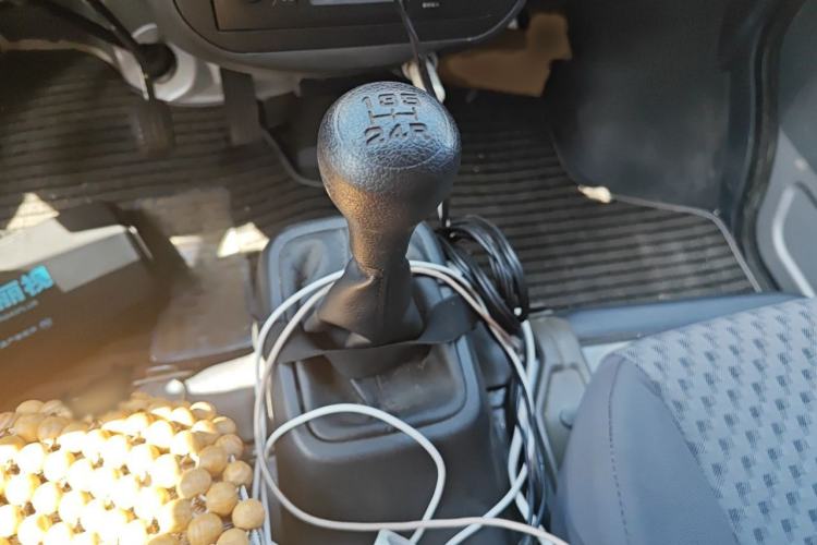 Used Wuling Zhiguang 2023 1.5L Practical Version 5/7 Seats Gear Lever