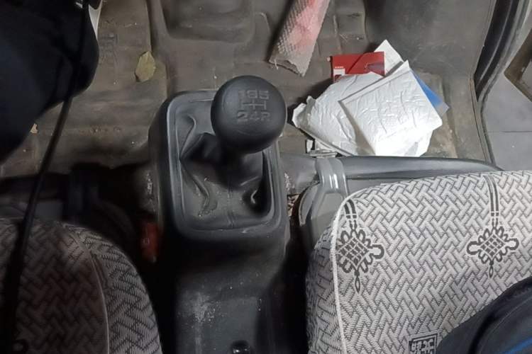Used Wuling Zhiguang 2023 1.5L Practical Version 5/7 Seats Gear Lever