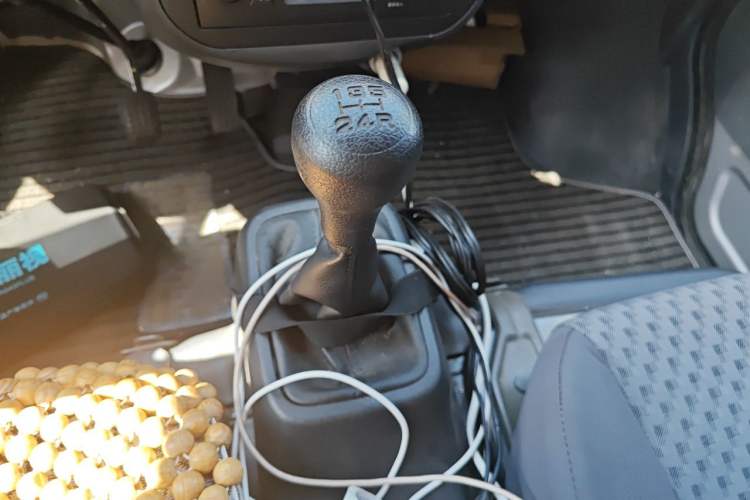 Used Wuling Zhiguang 2023 1.5L Practical Version 5/7 Seats Gear Lever