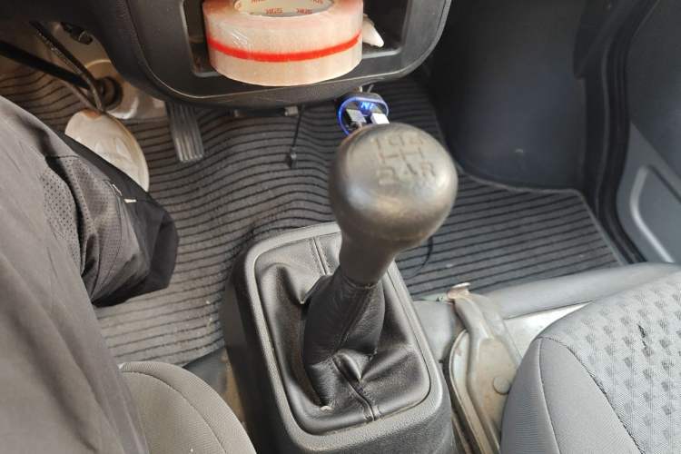 Used Wuling Zhiguang 2023 1.5L Practical Version 5/7 Seats Gear Lever