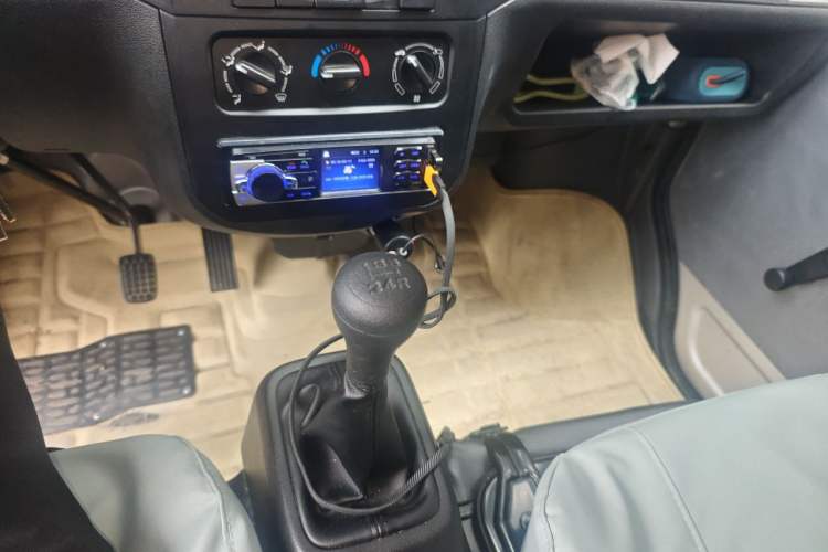 Used Wuling Zhiguang 2023 1.5L Practical Version 5/7 Seats Gear Lever