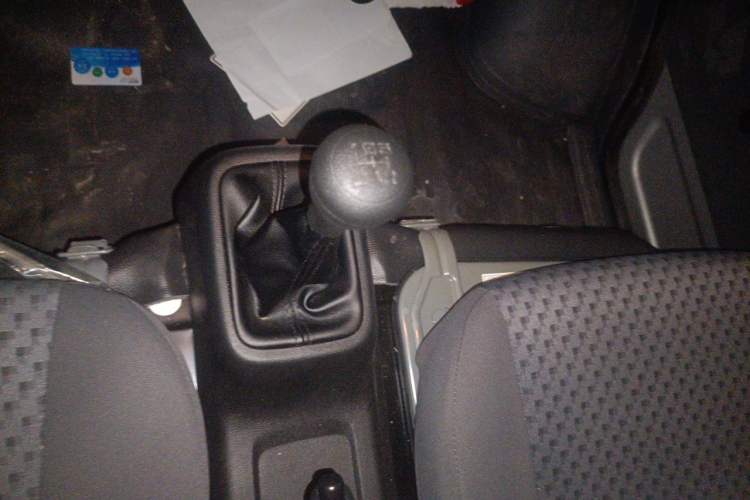 Used Wuling Zhiguang 2023 1.5L Utility Version with Enclosed Windows 2 Seats Gear Lever