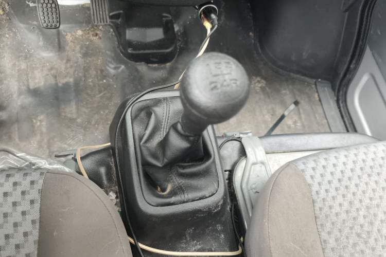 Used Wuling Zhiguang 2023 1.5L Practical Version 5/7 Seats Gear Lever