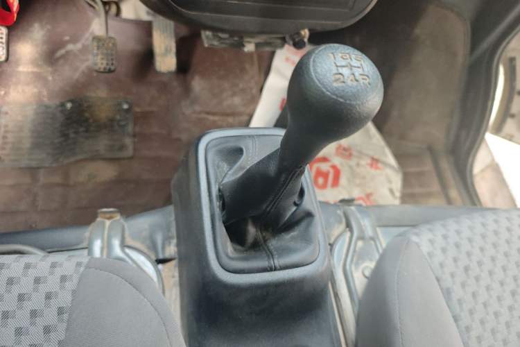 Used Wuling Zhiguang 2023 1.5L Practical Version 5/7 Seats Gear Lever