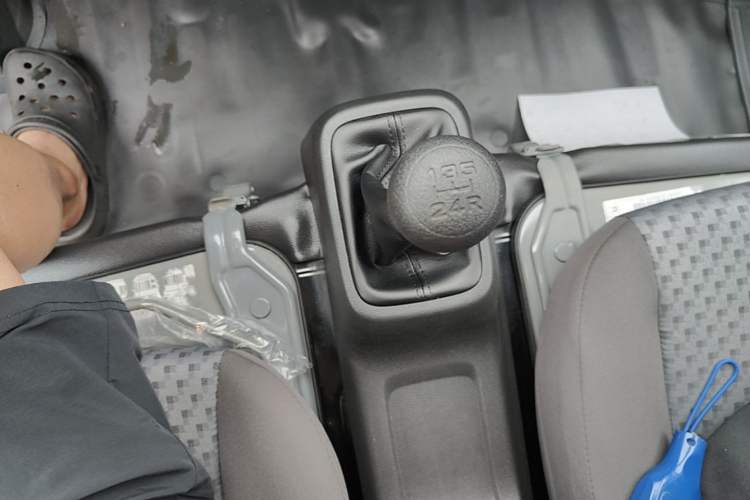 Used Wuling Zhiguang 2023 1.5L Practical Version 5/7 Seats Gear Lever