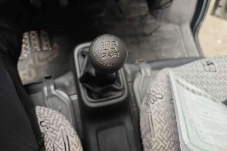 Used Wuling Zhiguang 2023 1.5L Practical Version 5/7 Seats Gear Lever