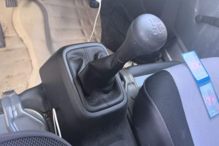 Used Wuling Zhiguang 2023 1.5L Practical Version 5/7 Seats Gear Lever