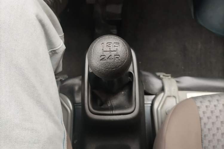 Used Wuling Zhiguang 2023 1.5L Practical Version 5/7 Seats Gear Lever