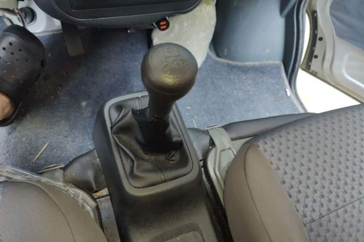 Used Wuling Zhiguang 2023 1.5L Practical Version 5/7 Seats Gear Lever