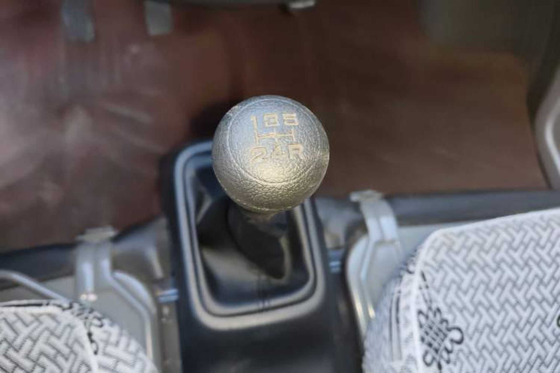Used Wuling Zhiguang 2023 1.5L Practical Version 5/7 Seats Gear Lever