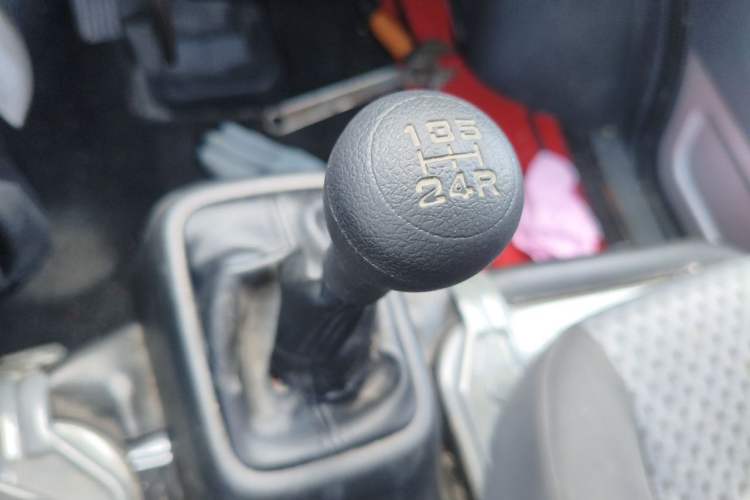 Used Wuling Zhiguang 2023 1.5L Practical Version 5/7 Seats Gear Lever