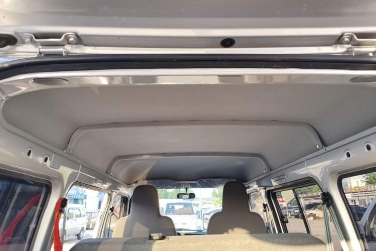 Used Wuling Zhiguang 2023 1.5L Practical Version 5/7 Seats Headliner
