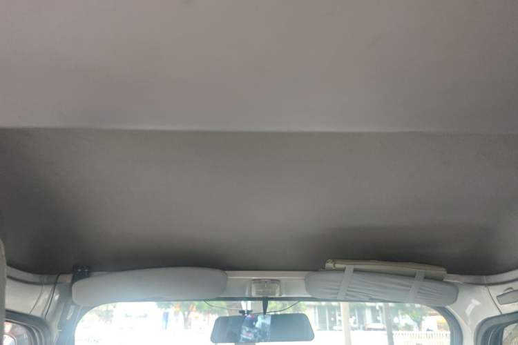 Used Wuling Zhiguang 2023 1.5L Practical Version 5/7 Seats Headliner