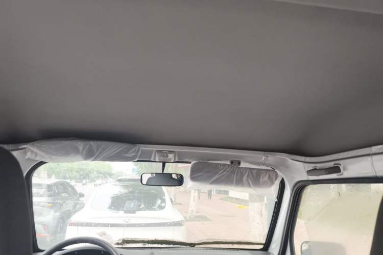 Used Wuling Zhiguang 2023 1.5L Practical Version 5/7 Seats Headliner