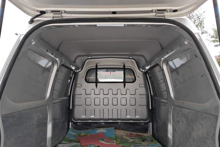 Used Wuling Zhiguang 2023 1.5L Utility Version with Enclosed Windows 2 Seats Headliner
