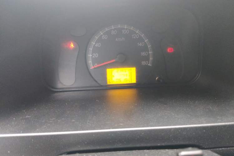 Used Wuling Zhiguang 2023 1.5L Utility Version with Enclosed Windows 2 Seats Instrument Cluster