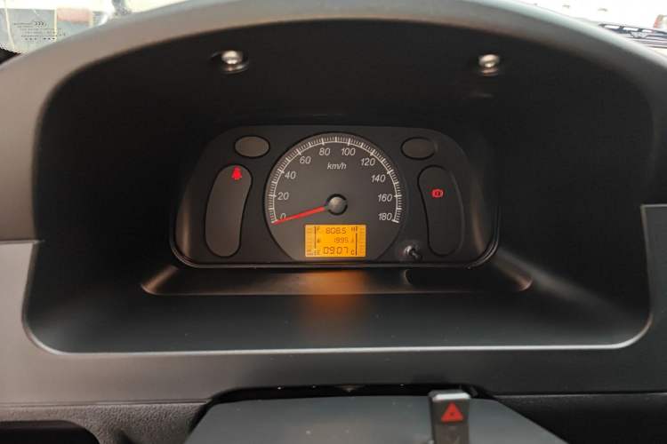 Used Wuling Zhiguang 2023 1.5L Practical Version 5/7 Seats Instrument Cluster