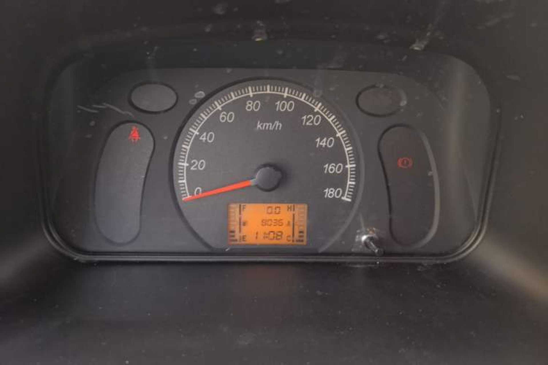 Used Wuling Zhiguang 2023 1.5L Practical Version 5/7 Seats Instrument Cluster