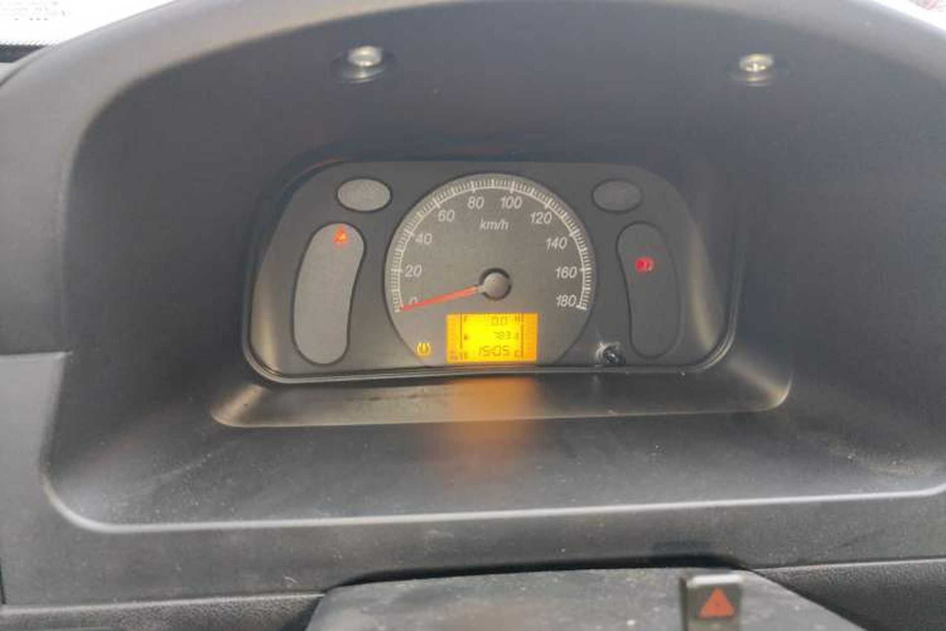 Used Wuling Zhiguang 2023 1.5L Practical Version 5/7 Seats Instrument Cluster