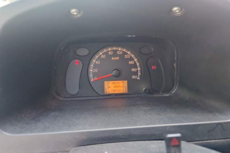 Used Wuling Zhiguang 2023 1.5L Practical Version 5/7 Seats Instrument Cluster