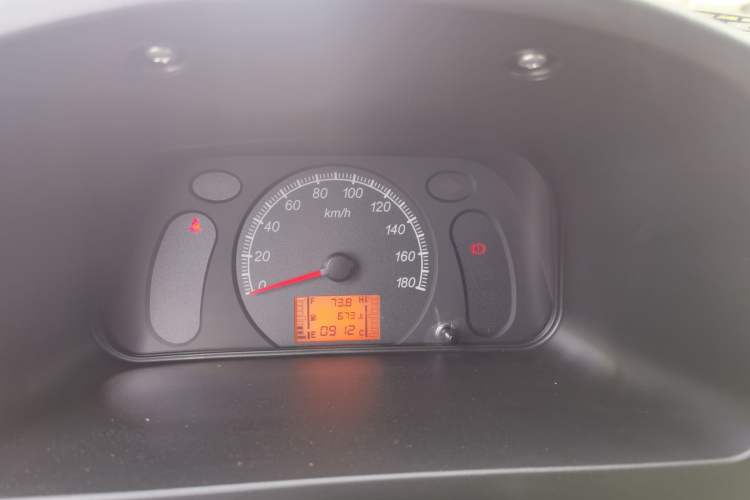 Used Wuling Zhiguang 2023 1.5L Practical Version 5/7 Seats Instrument Cluster