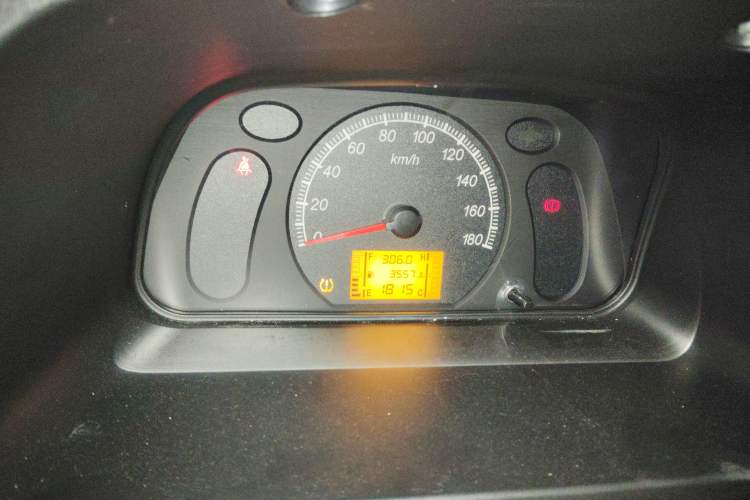 Used Wuling Zhiguang 2023 1.5L Practical Version 5/7 Seats Instrument Cluster
