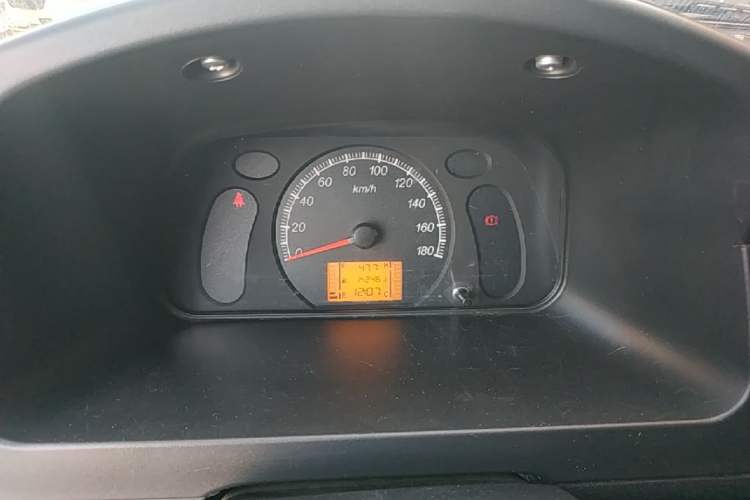 Used Wuling Zhiguang 2023 1.5L Practical Version 5/7 Seats Instrument Cluster