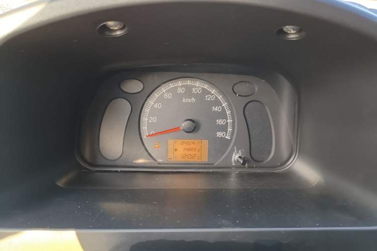 Used Wuling Zhiguang 2023 1.5L Practical Version 5/7 Seats Instrument Cluster