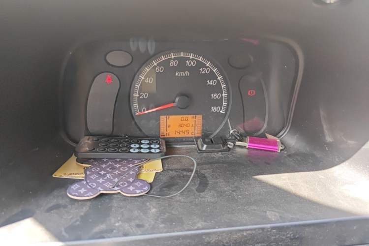 Used Wuling Zhiguang 2023 1.5L Practical Version 5/7 Seats Instrument Cluster