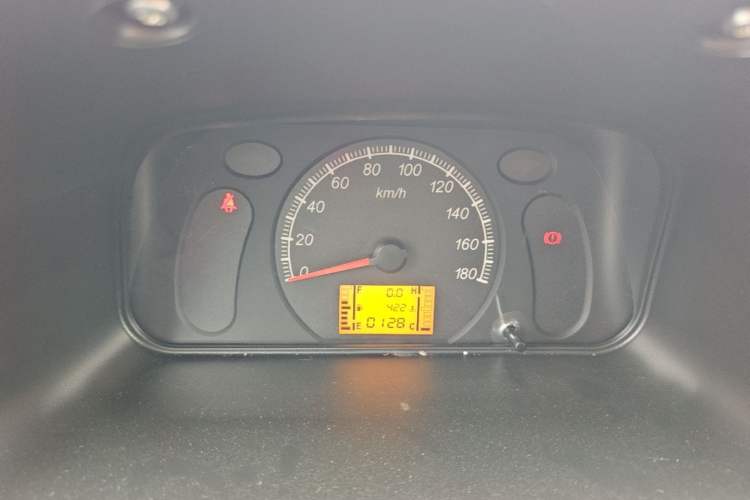 Used Wuling Zhiguang 2023 1.5L Practical Version 5/7 Seats Instrument Cluster