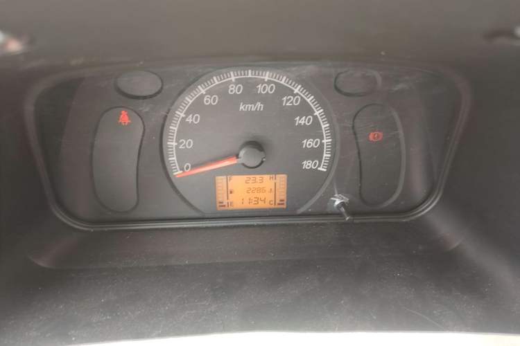 Used Wuling Zhiguang 2023 1.5L Practical Version 5/7 Seats Instrument Cluster