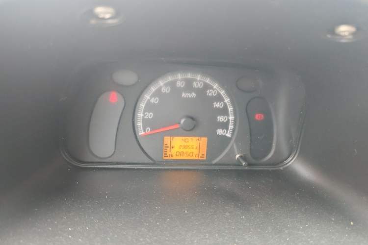 Used Wuling Zhiguang 2023 1.5L Practical Version 5/7 Seats Instrument Cluster