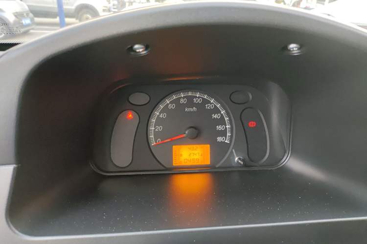 Used Wuling Zhiguang 2023 1.5L Practical Version 5/7 Seats Instrument Cluster