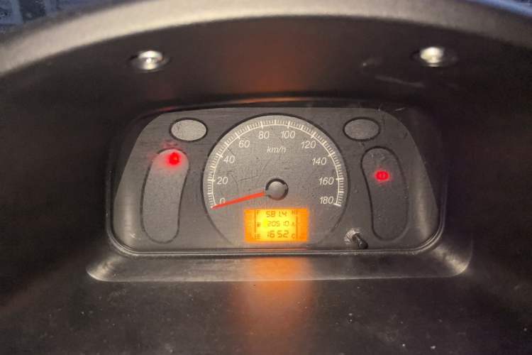 Used Wuling Zhiguang 2023 1.5L Practical Version 5/7 Seats Instrument Cluster