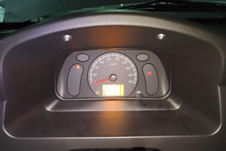 Used Wuling Zhiguang 2023 1.5L Practical Version 5/7 Seats Instrument Cluster